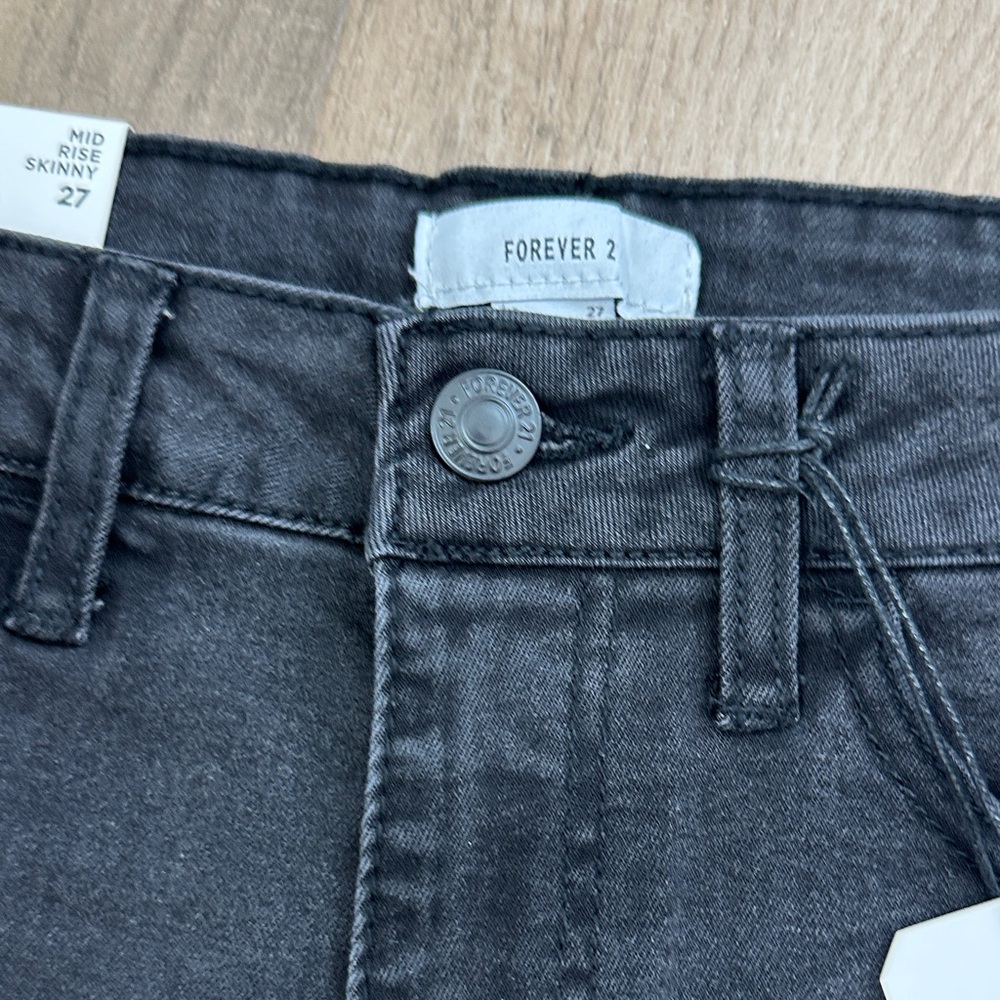Forever 21 size 27 Black Mid Rise Skinny Jeans BNWT - Picture 5 of 8
